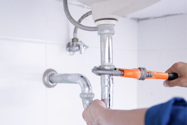 Prompt plumbing services Wolverhampton